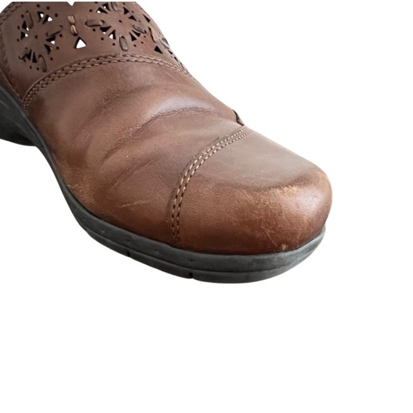 Earth Origins Janie Brown Leather Perforated Mule Clogs Size 6.5 - Picture 4 of 13